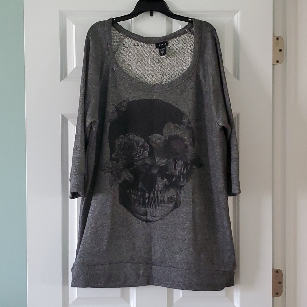 Grey skull print sweatshirt